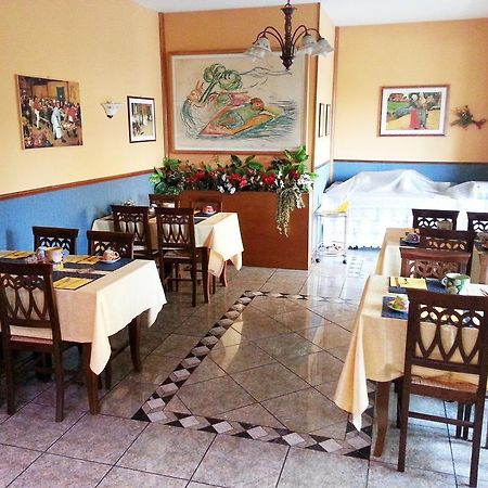 Hotel Emilia مودينا المظهر الخارجي الصورة