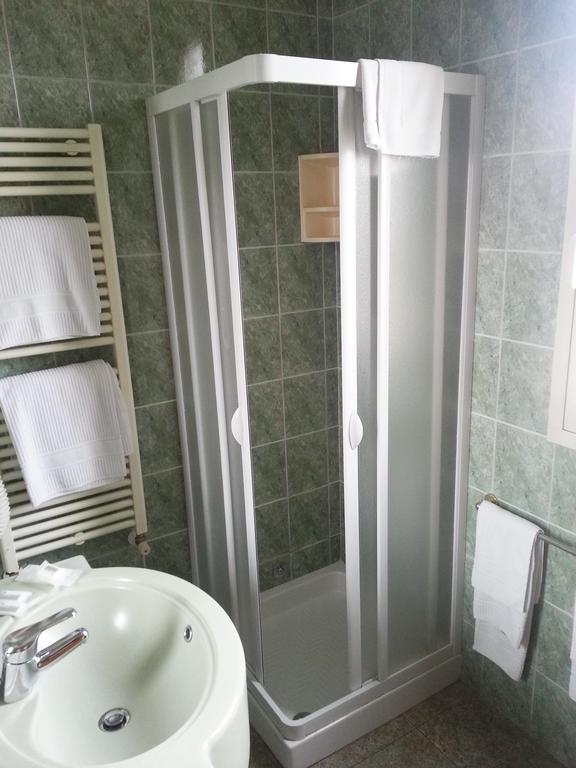 Hotel Emilia مودينا الغرفة الصورة