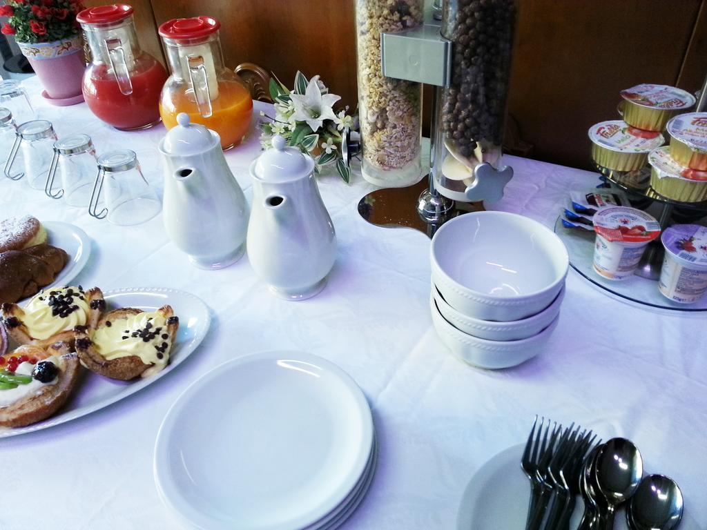 Hotel Emilia مودينا الغرفة الصورة